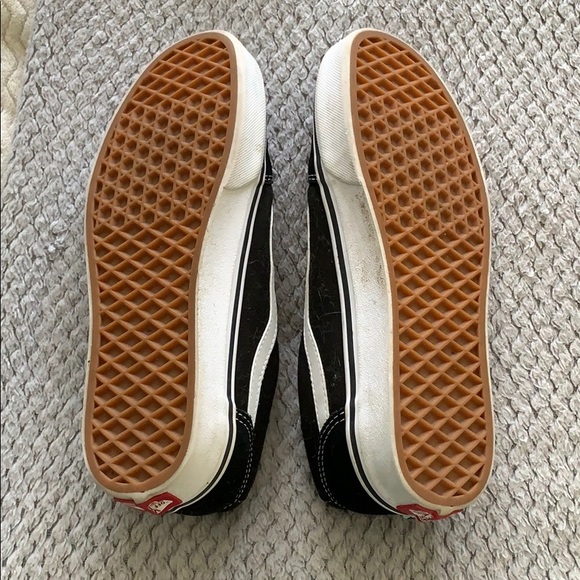Vans - Picture 3 of 4